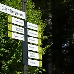 Berger's Bergsicht By Edita Scheidegg